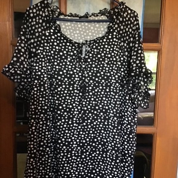 Polka Dot Top - 1X (18W-20W) - Picture 1 of 2